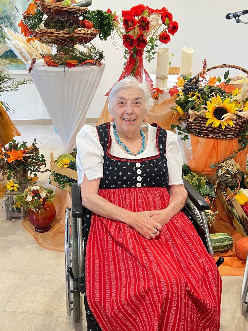 Frau Erika Karall