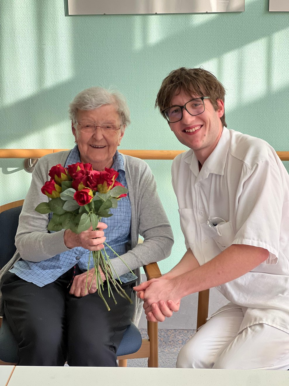 Frau Halm mit Zivildiener Thomas Stickler